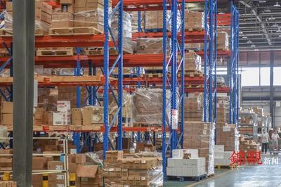 进口商品次日送达 国内产品运向世界 成都不断巩固外贸发展成果